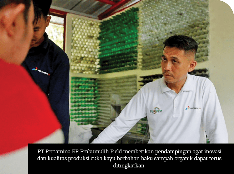 PT Pertamina EP Prabumulih Field memberikan pendampingan agar inovasi dan kualitas produksi cuka kayu berbahan baku s...
